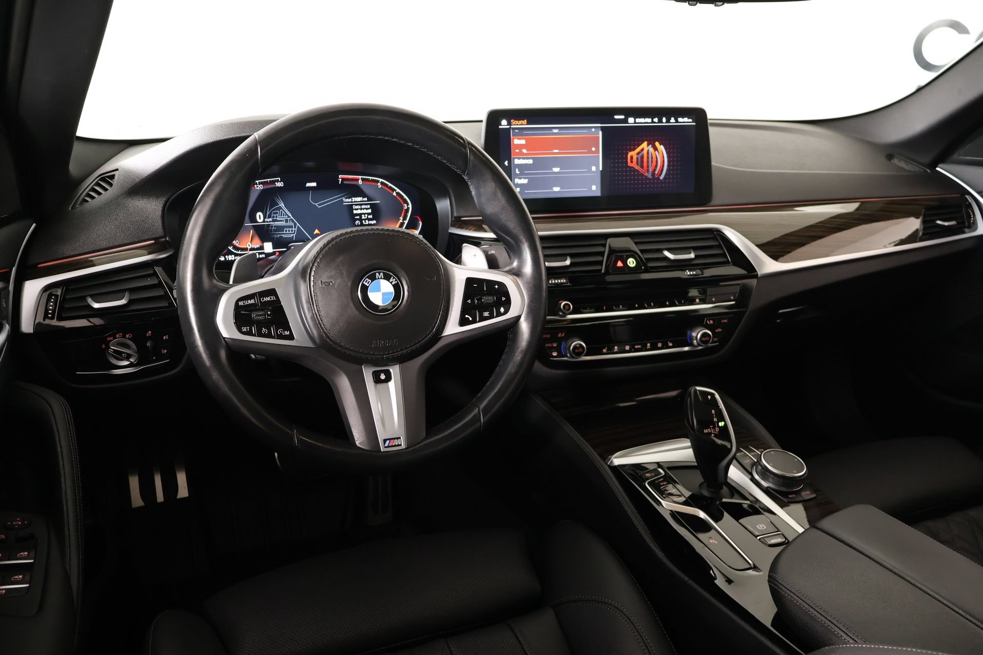Used 2023 BMW 530i xDrive w/ M Sport Package AWD/4WD image 2