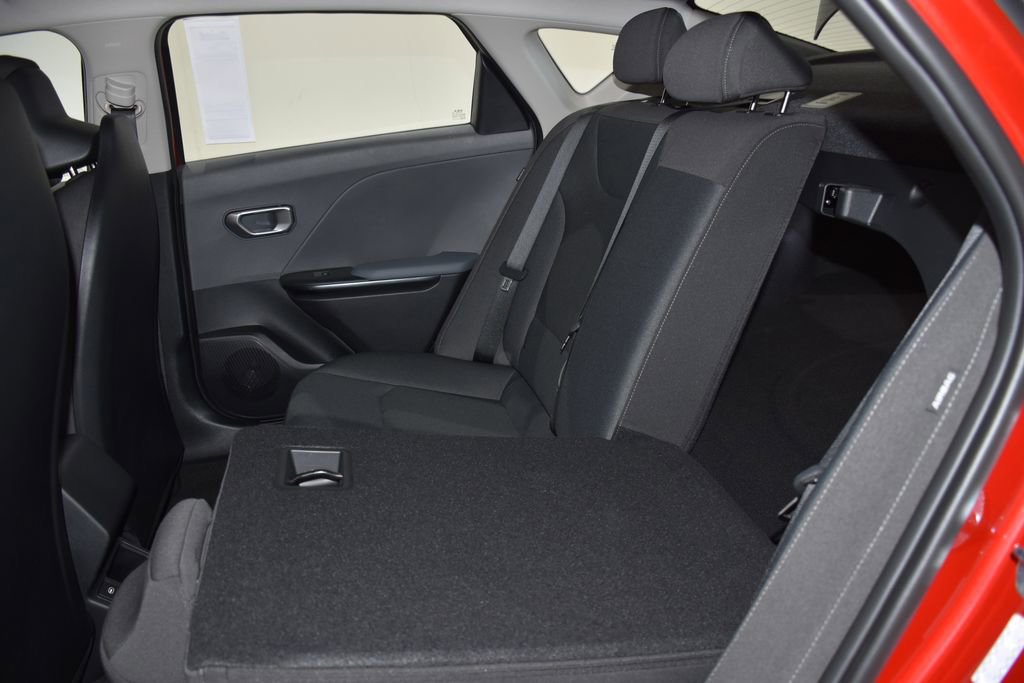 New 2025 Kia K4 LXS image 25