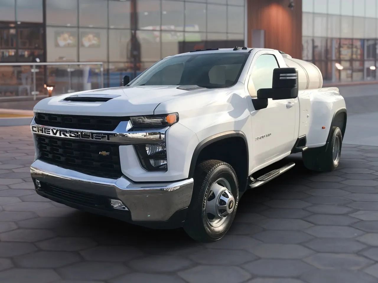 Used 2022 Chevrolet Silverado 3500 LT w/ Convenience Package image 6