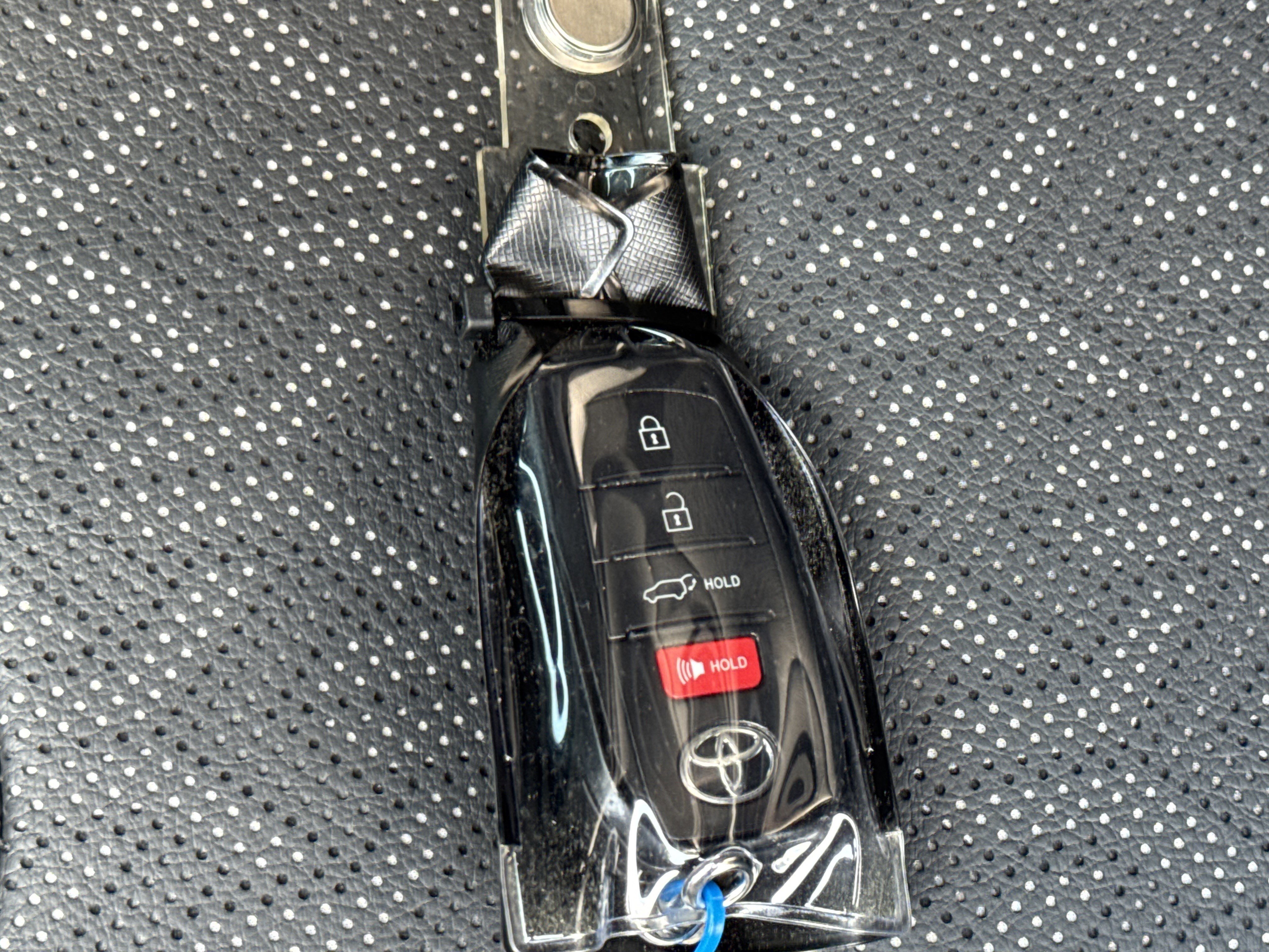 Used 2024 Toyota Sequoia Limited w/ Tow Technology Package image 40