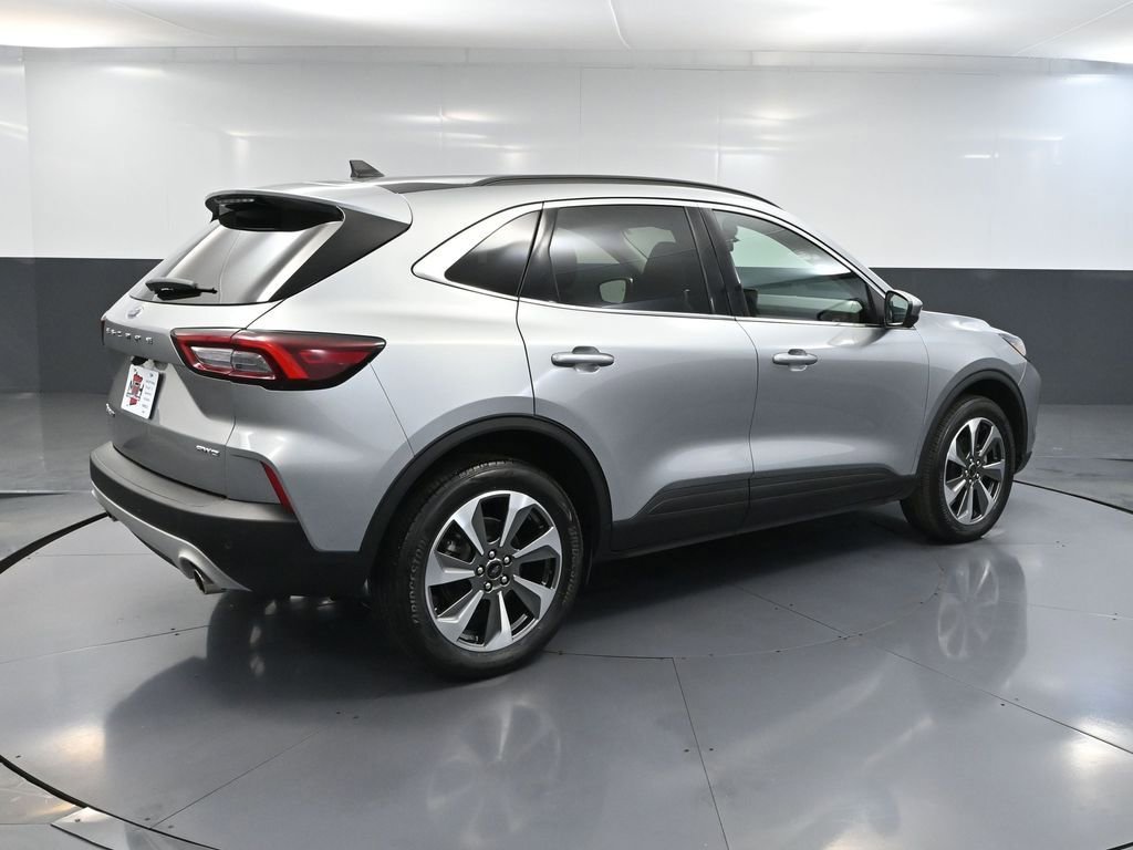 Used 2024 Ford Escape Platinum image 4