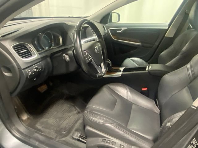 Used 2016 Volvo S60 T5 Inscription Platinum w/ Climate Package AWD/4WD image 10