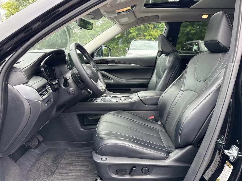 Used 2023 INFINITI QX60 Sensory w/ Vision Package AWD/4WD image 16