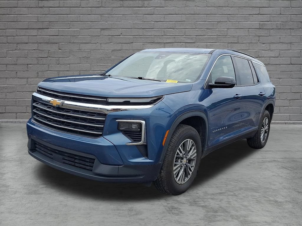 Used 2025 Chevrolet Traverse LT AWD/4WD image 4