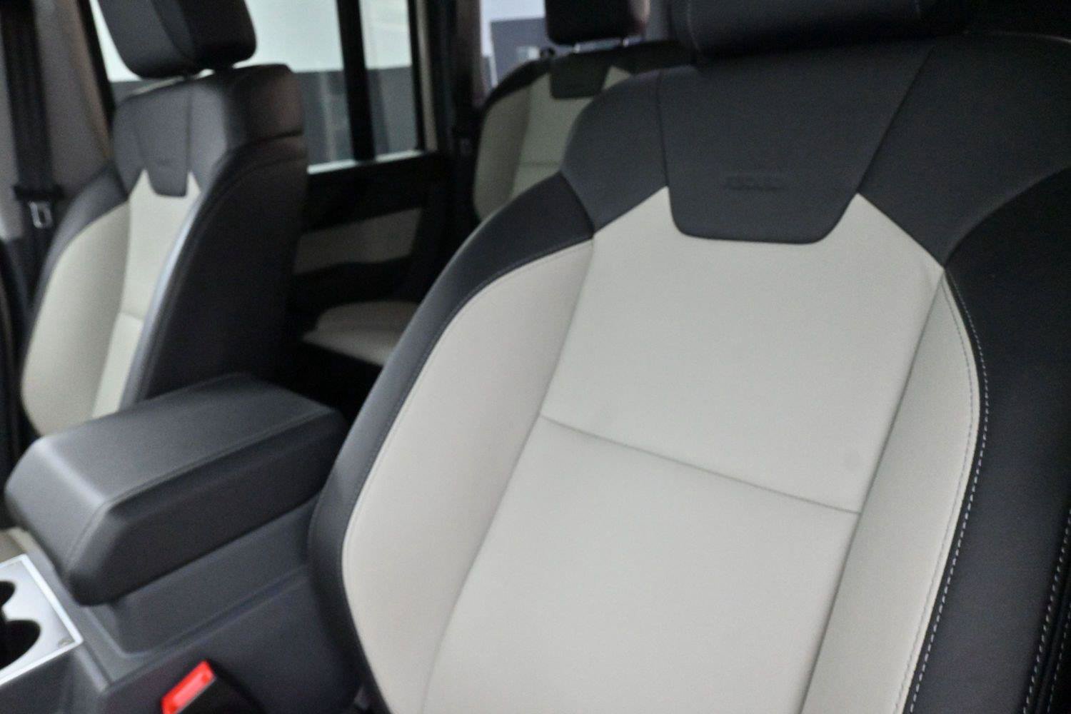 Used 2024 INEOS Grenadier Station Wagon AWD/4WD image 14