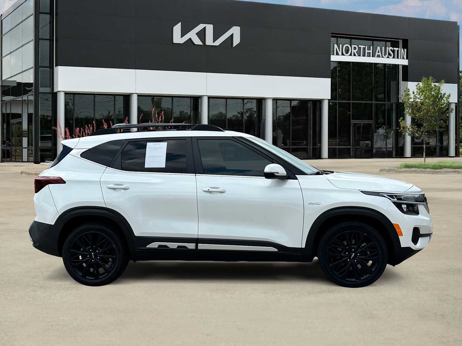 Certified 2022 Kia Seltos Nightfall Edition AWD/4WD image 6
