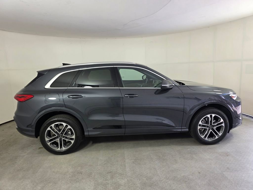 Used 2025 Audi Q5 Premium image 3