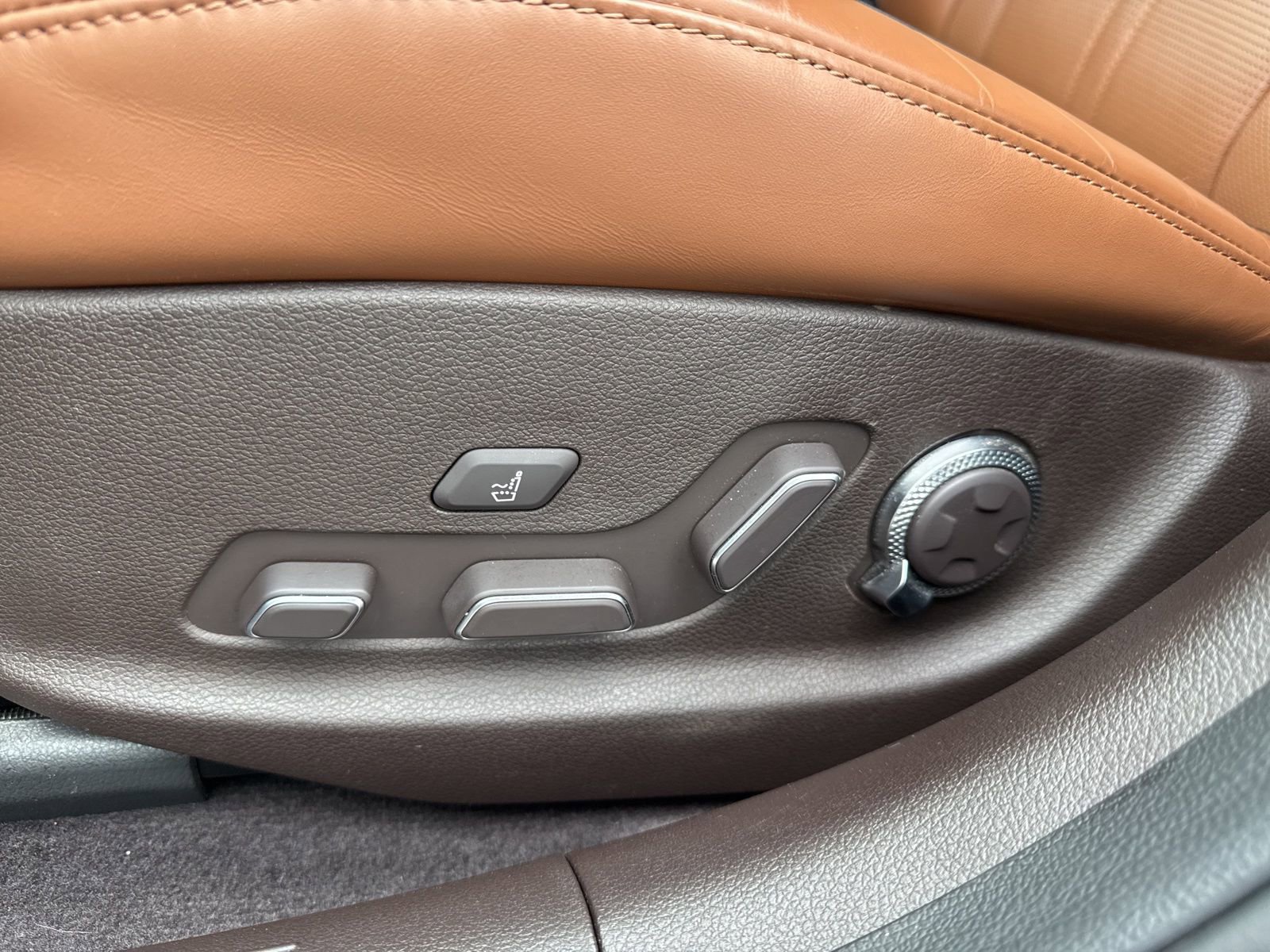 Used 2024 Genesis G80 Advanced w/ Prestige Package image 23