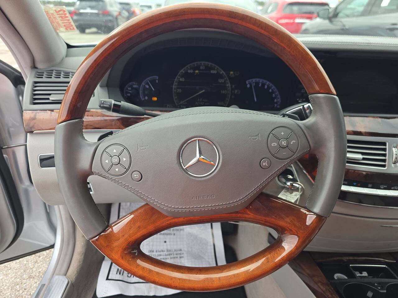 Used 2010 Mercedes-Benz S 550 image 8