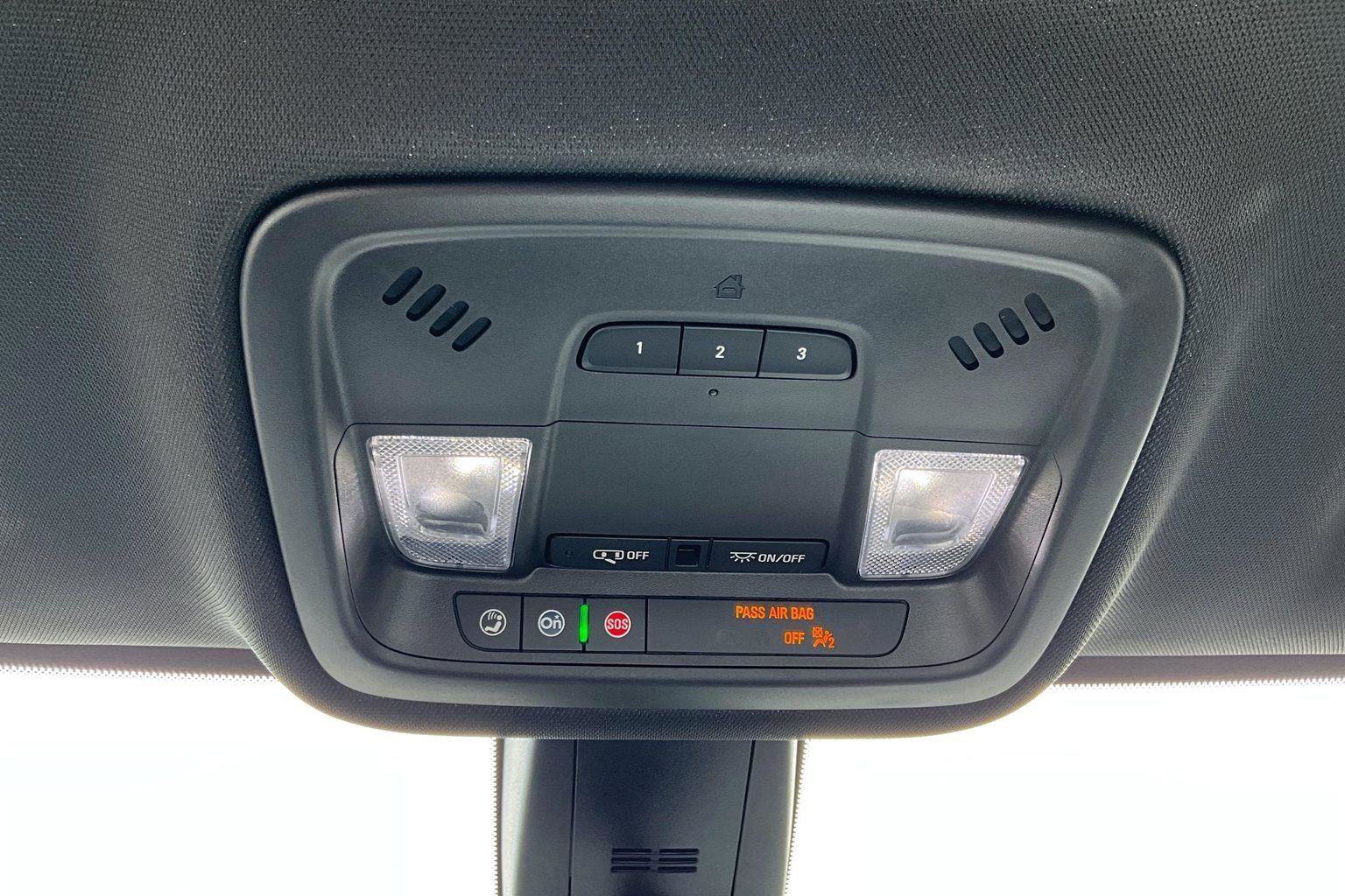 Used 2023 Chevrolet Traverse LT w/ Midnight/Sport Edition image 38