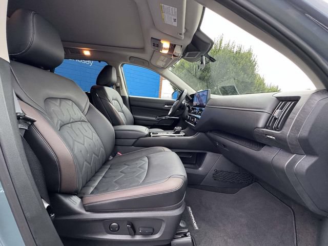 Used 2026 Nissan Pathfinder Platinum w/ Cargo Package AWD/4WD image 9