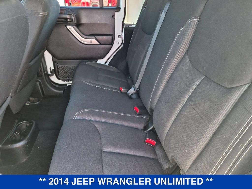 Used 2014 Jeep Wrangler Unlimited Sahara w/ Connectivity Group AWD/4WD image 15
