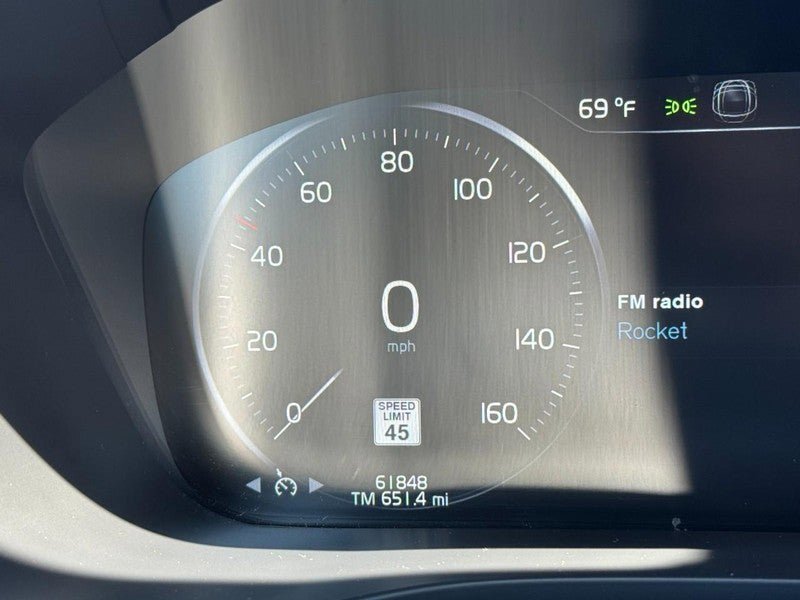 Used 2020 Volvo XC60 T5 Momentum image 19