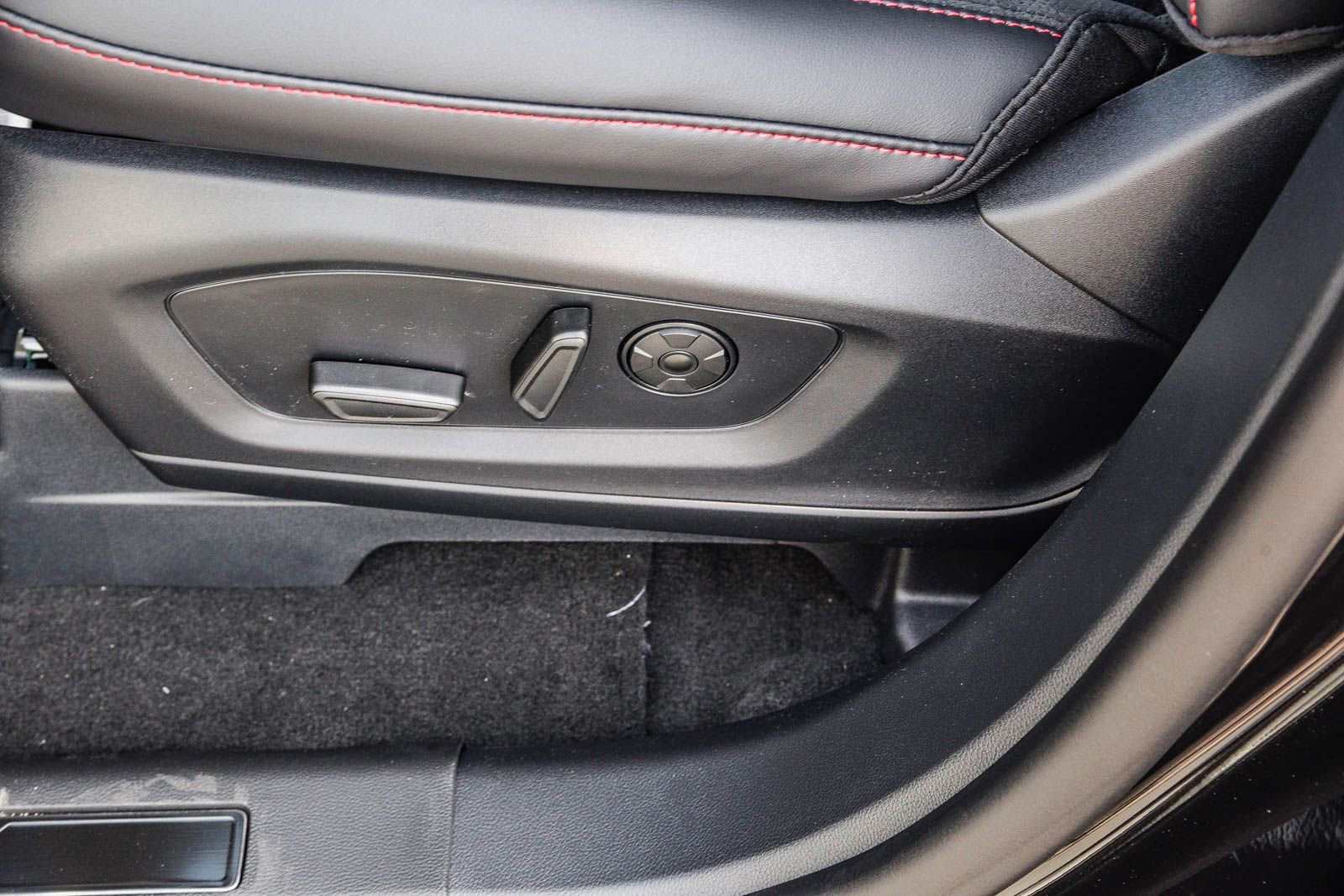 New 2026 Ford Explorer ST w/ Sun And Sound Package image 19