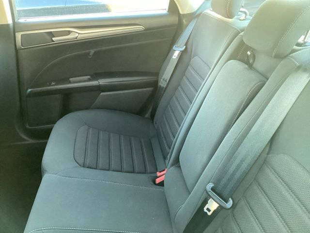Used 2020 Ford Fusion SE FWD image 12