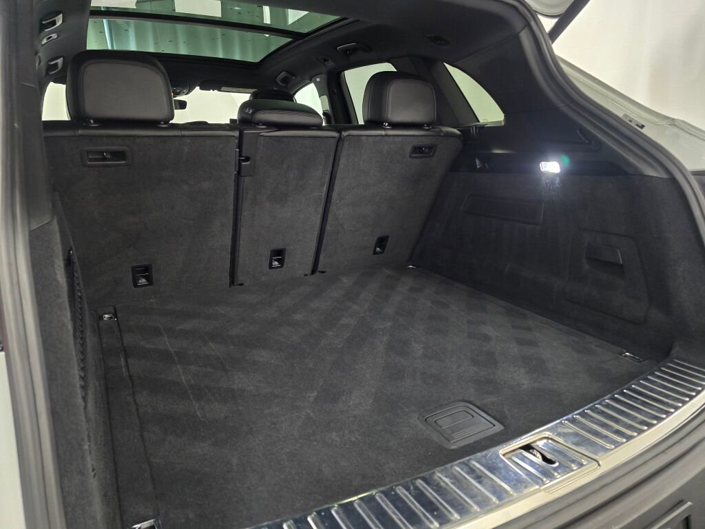 Used 2024 Porsche Cayenne image 23