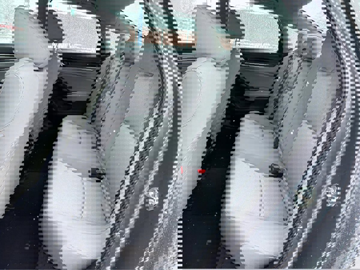 Used 2018 Honda Accord LX image 11