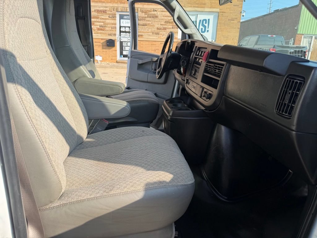 Used 2020 Chevrolet Express 3500 w/ Power Convenience Package RWD image 24
