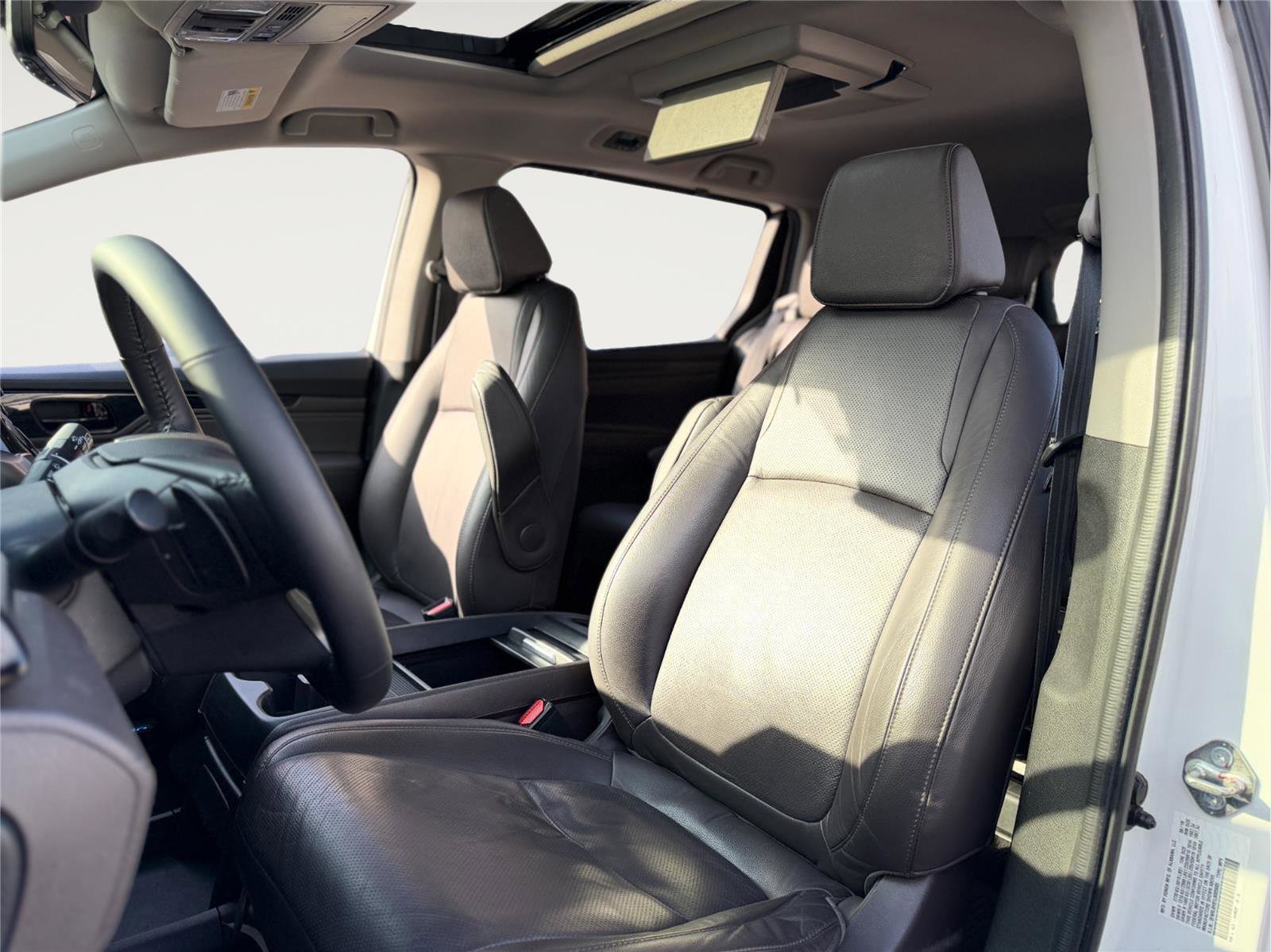 Used 2020 Honda Odyssey Elite image 11