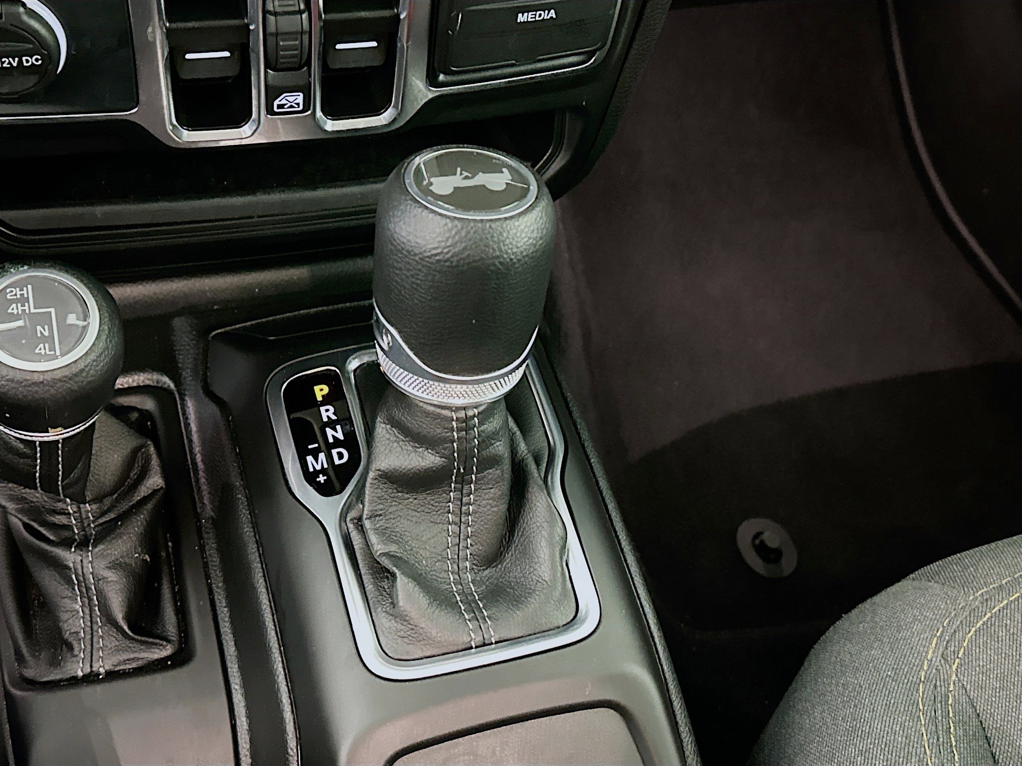 Used 2025 Jeep Wrangler Sport S image 23