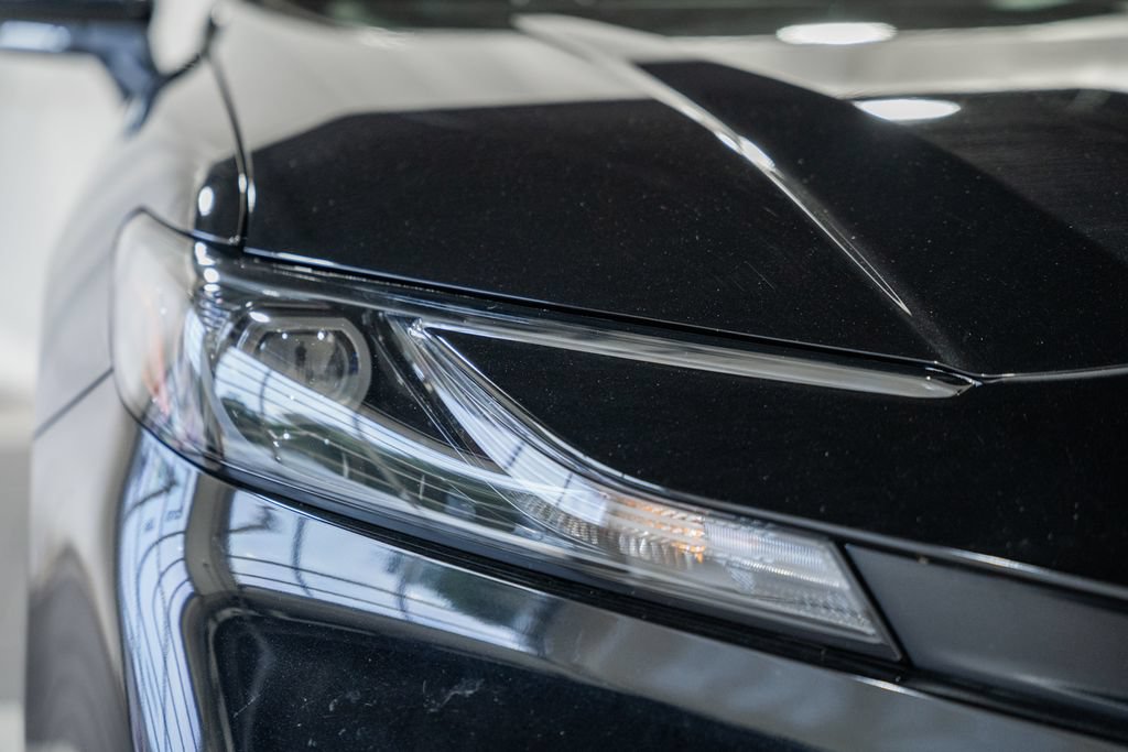Used 2025 Toyota Camry SE AWD/4WD image 12