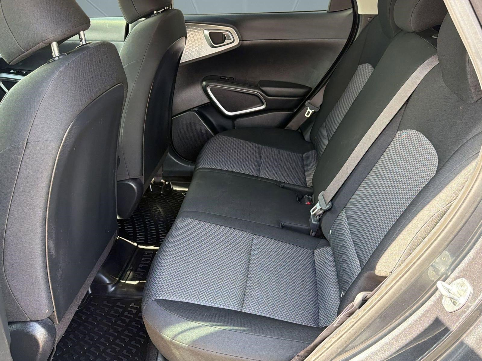 Used 2022 Kia Soul LX w/ Technology Package image 14