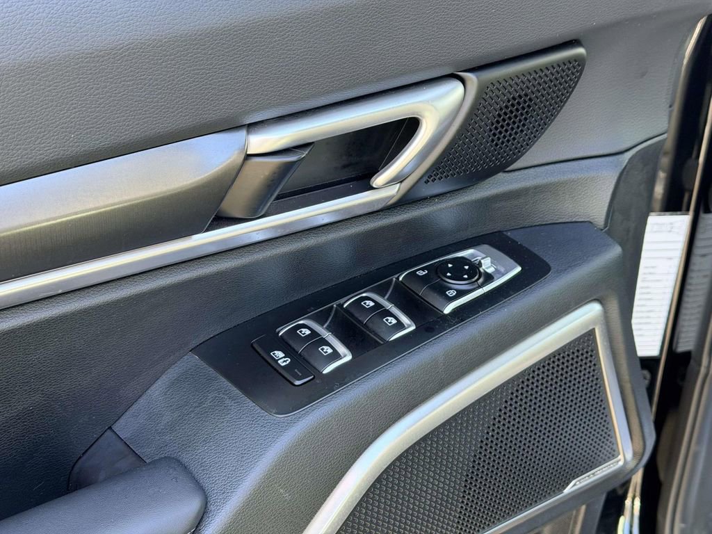 Used 2025 Kia Telluride S image 18