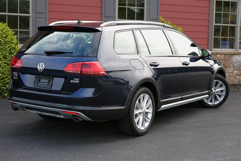 Used 2017 Volkswagen Golf Alltrack S AWD/4WD image 5