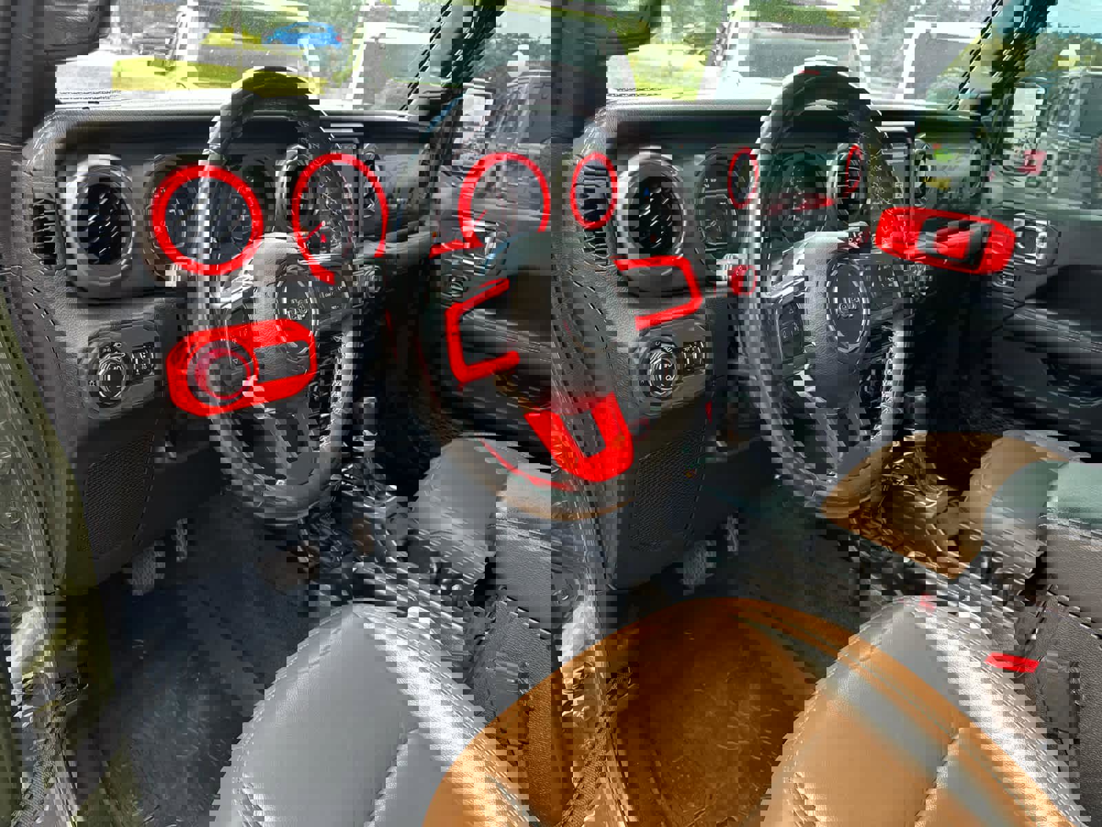 Used 2021 Jeep Gladiator Rubicon image 12