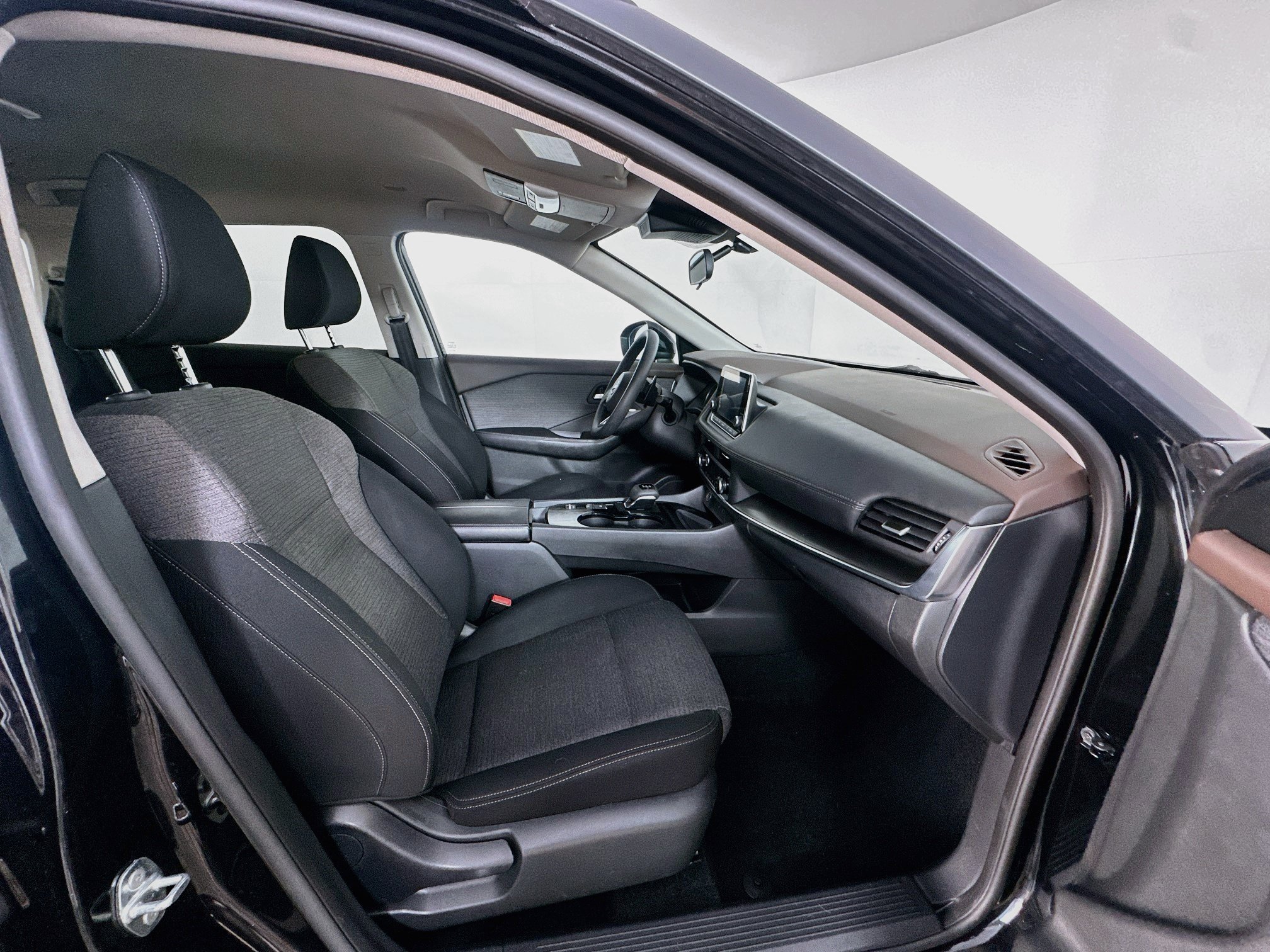 Used 2023 Nissan Rogue SV FWD image 29