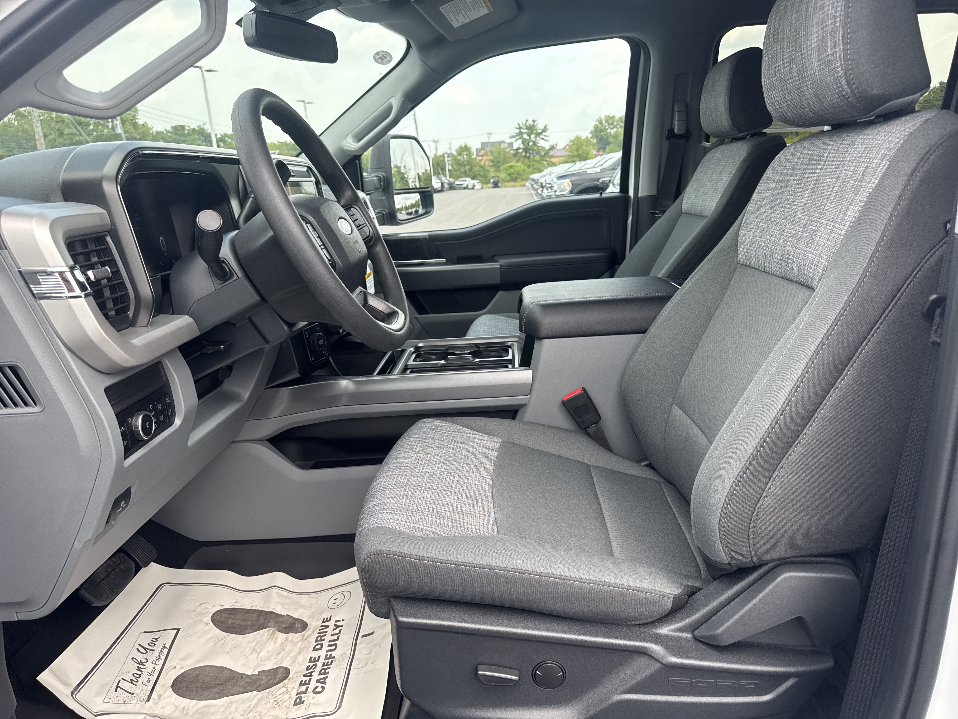 New 2026 Ford F250 XLT w/ XLT Premium Package AWD/4WD image 12