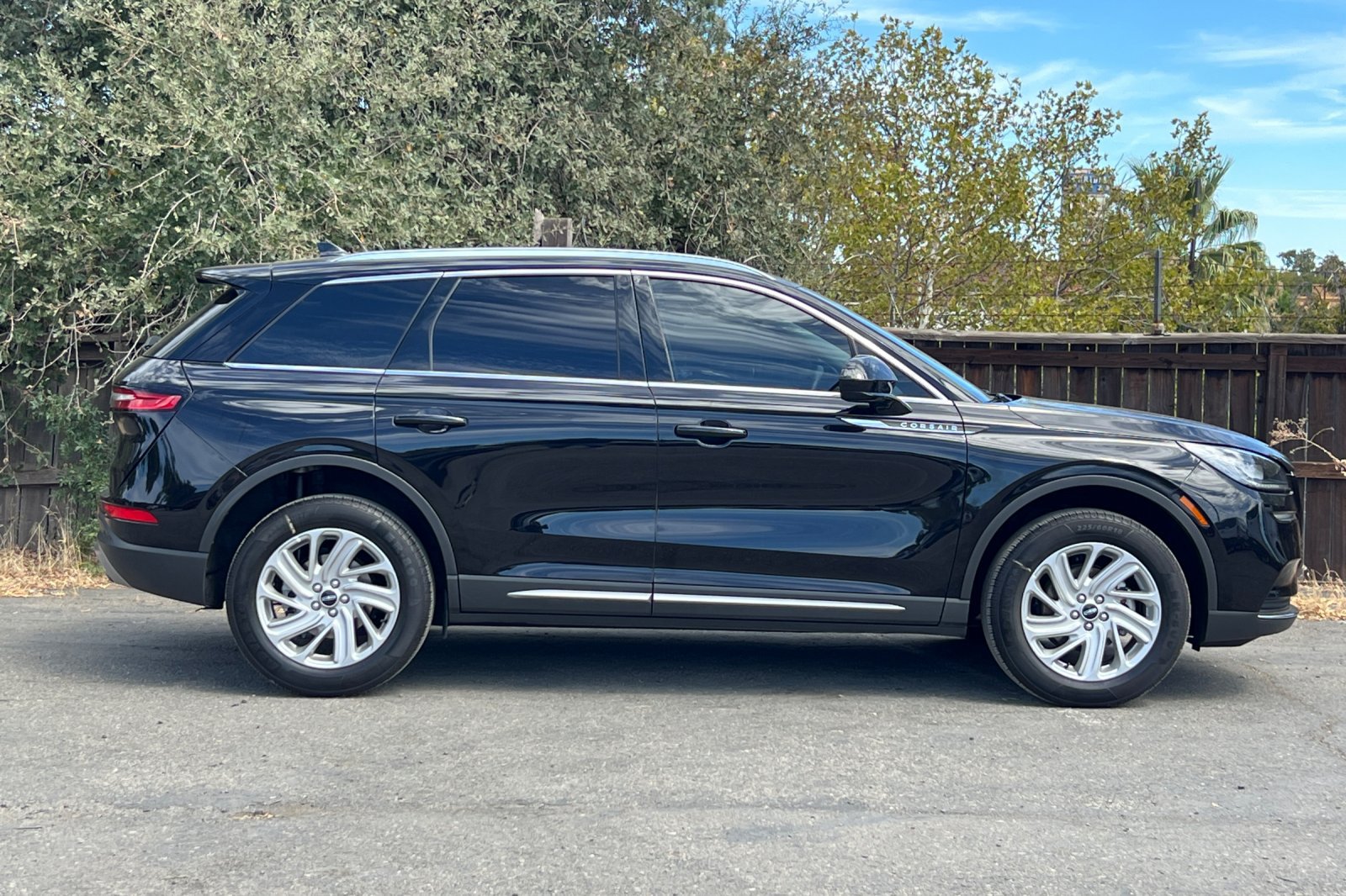 Used 2022 Lincoln Corsair FWD image 3