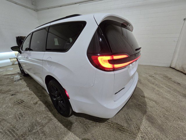 New 2026 Chrysler Pacifica Limited w/ S Appearance Package image 4