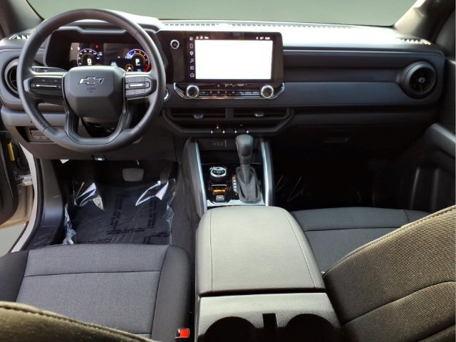 Used 2026 Chevrolet Colorado Trail Boss AWD/4WD image 13