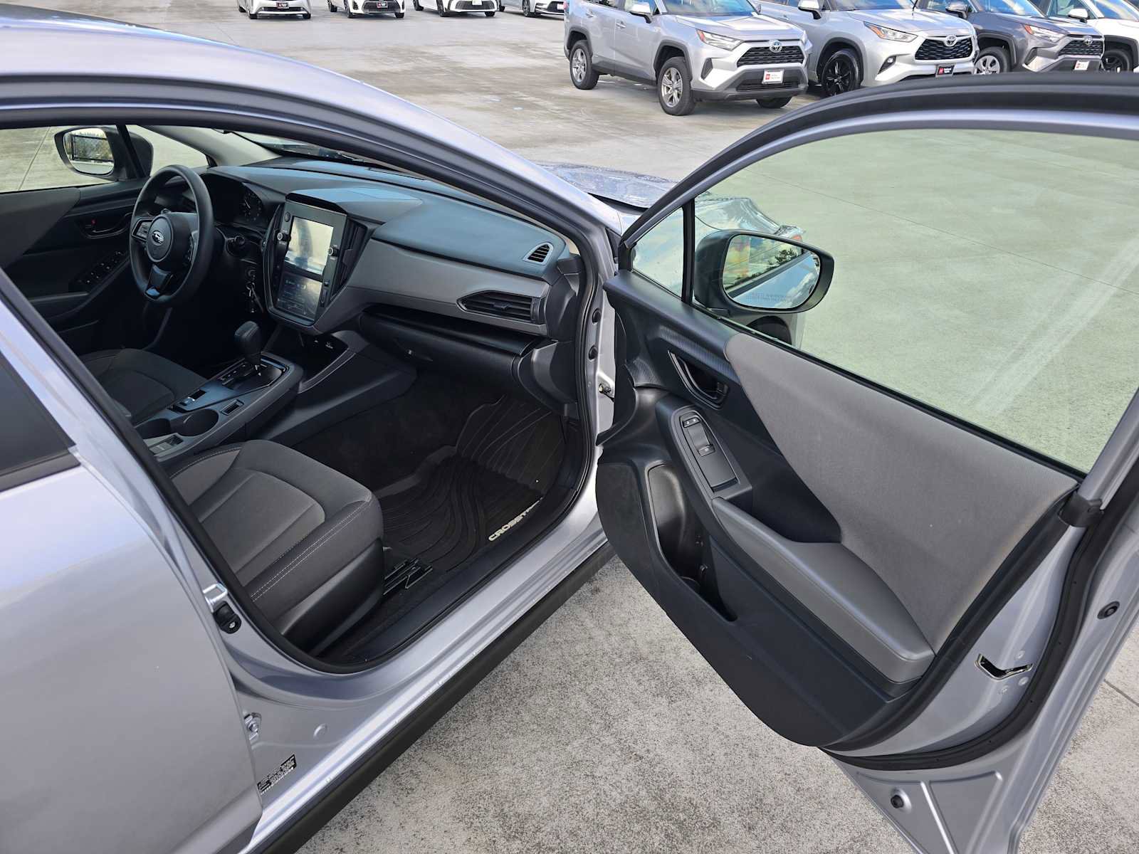 Used 2024 Subaru Crosstrek 2.0i image 11