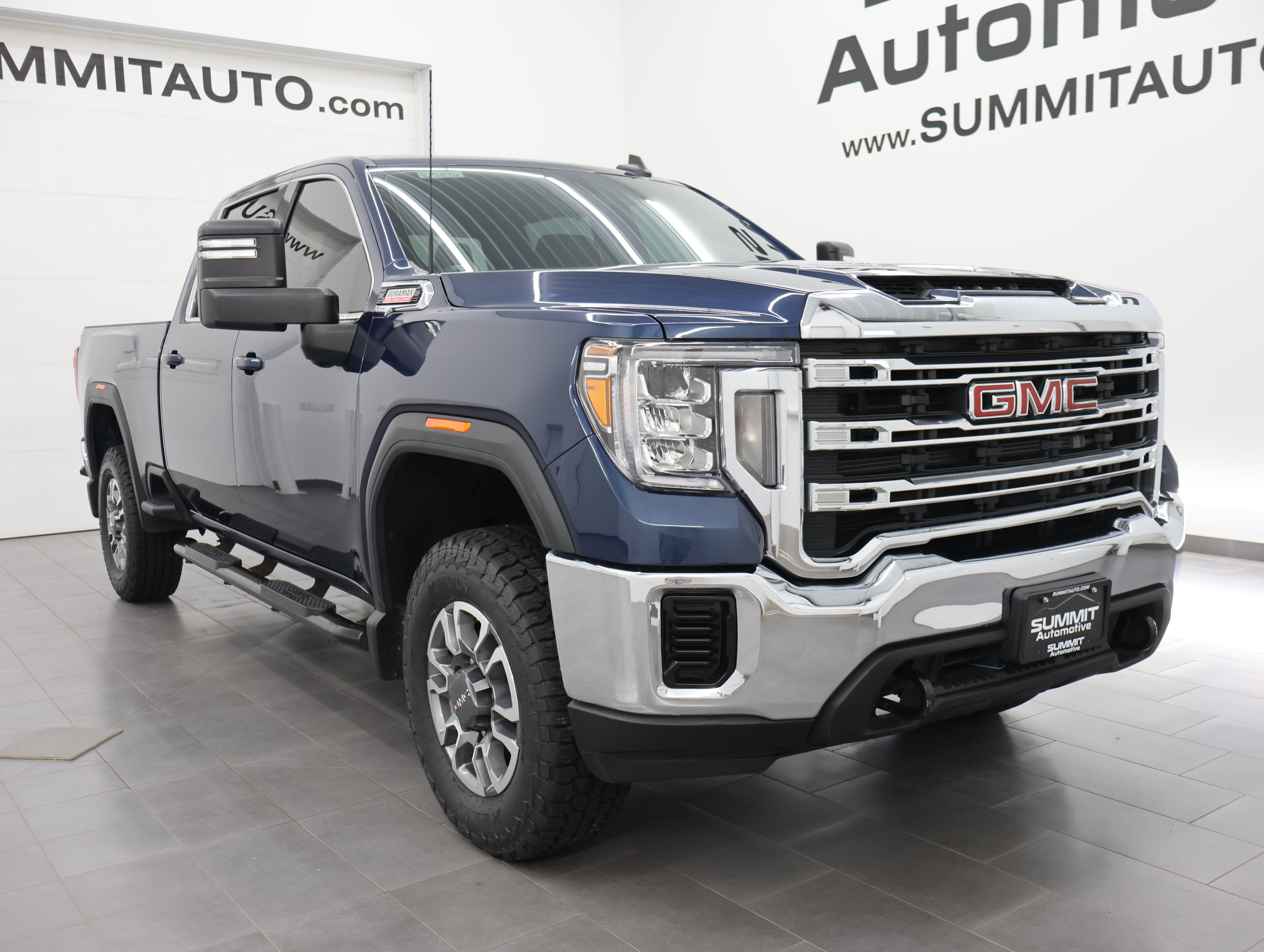 Used 2023 GMC Sierra 2500 SLE AWD/4WD image 2
