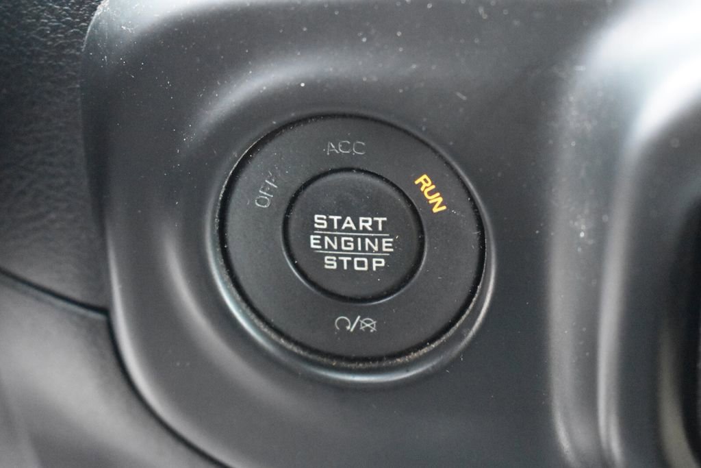 Used 2018 Jeep Wrangler Unlimited Sahara image 34