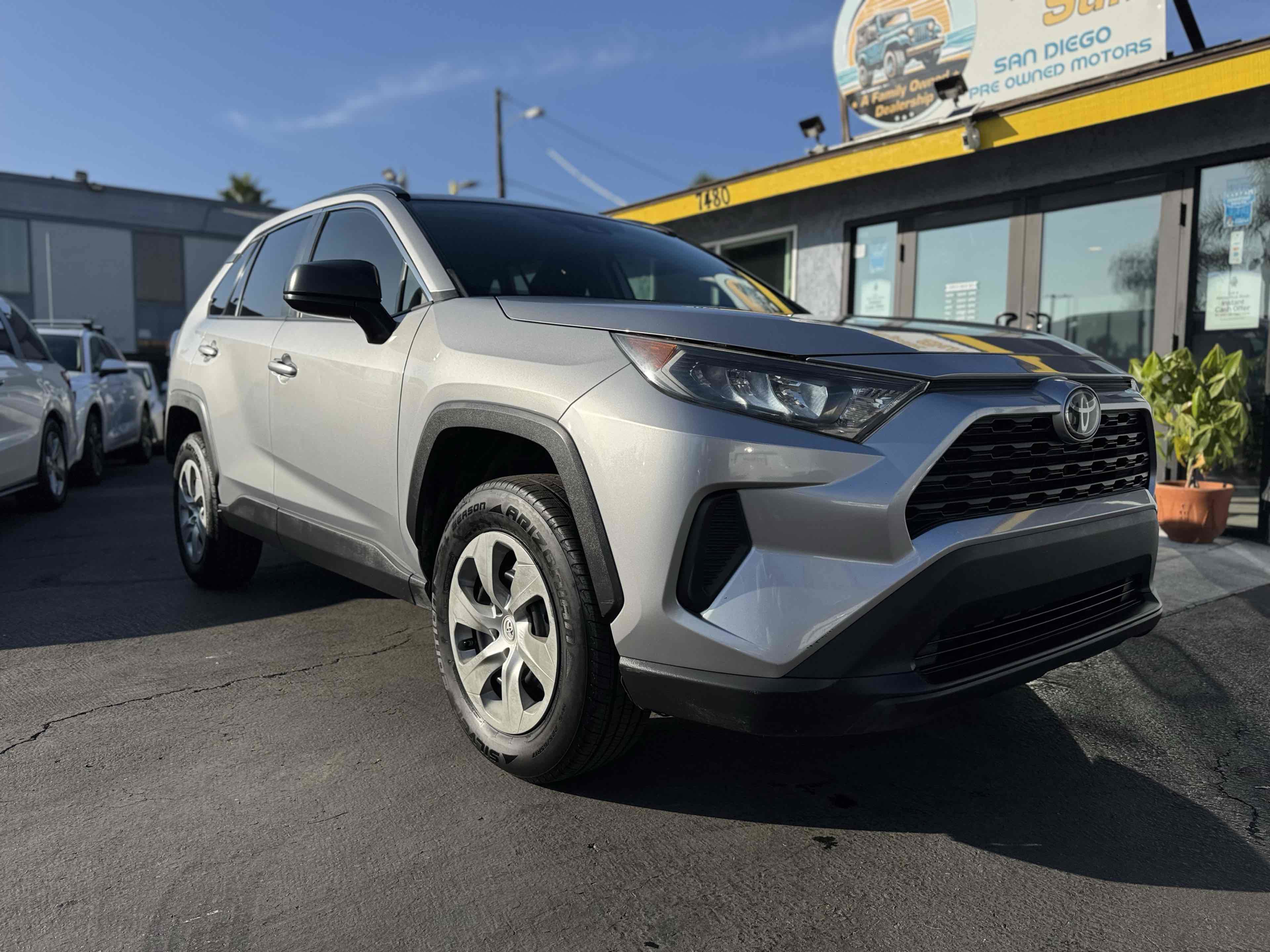 Used 2019 Toyota RAV4 LE w/ Carpet Mat Package image 3