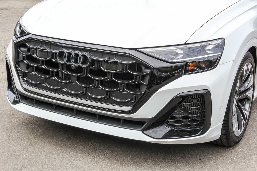 Used 2024 Audi Q8 Prestige w/ Prestige Package AWD/4WD image 8