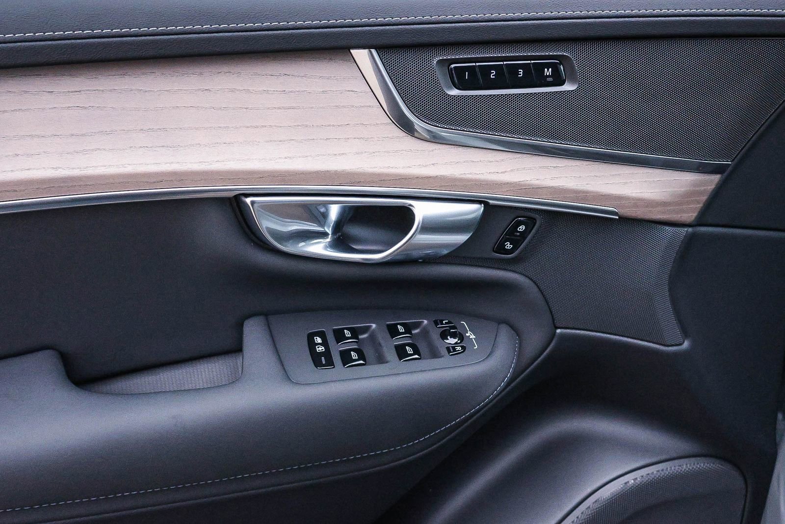 New 2026 Volvo XC90 B5 Core image 31