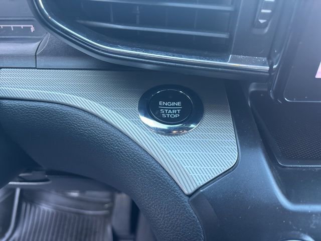 Used 2020 Ford Explorer XLT w/ Equipment Group 202A image 19