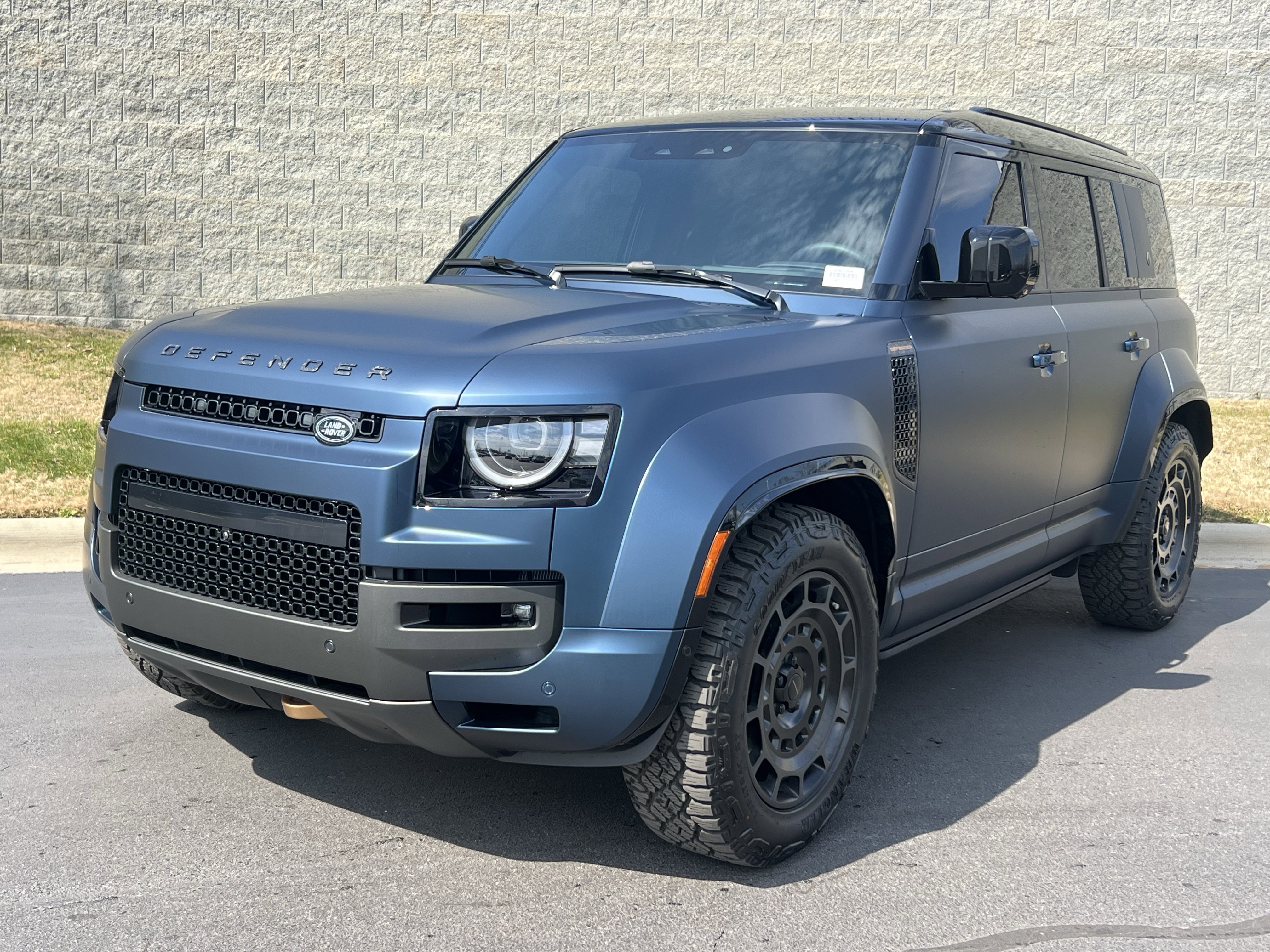 Certified 2026 Land Rover Defender 110 OCTA image 2