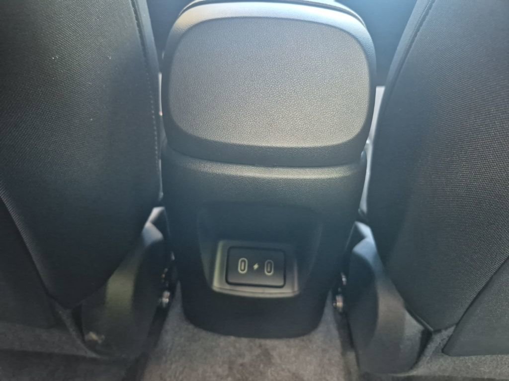 Used 2025 Hyundai Elantra Sport image 12