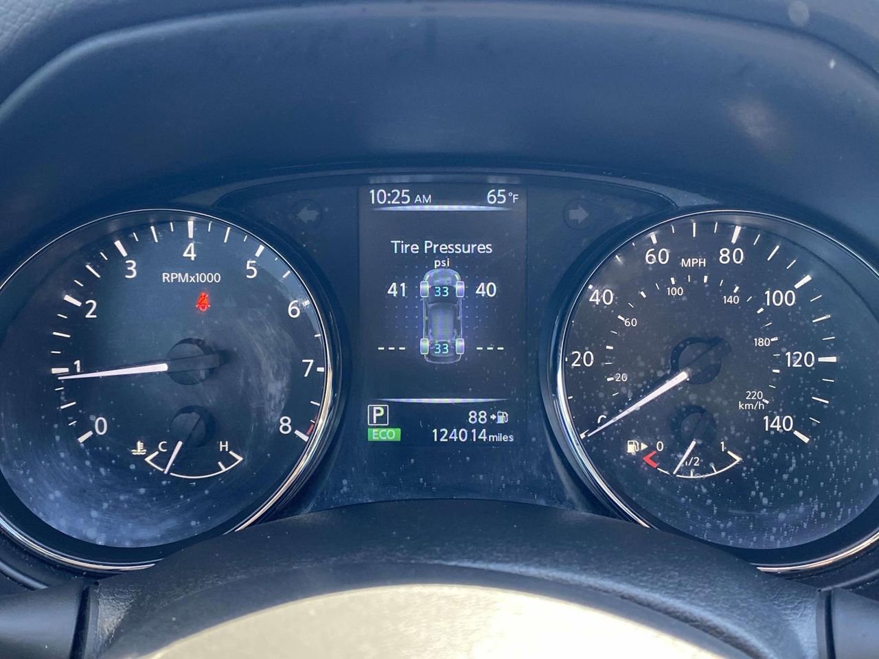 Used 2017 Nissan Rogue SV FWD image 25