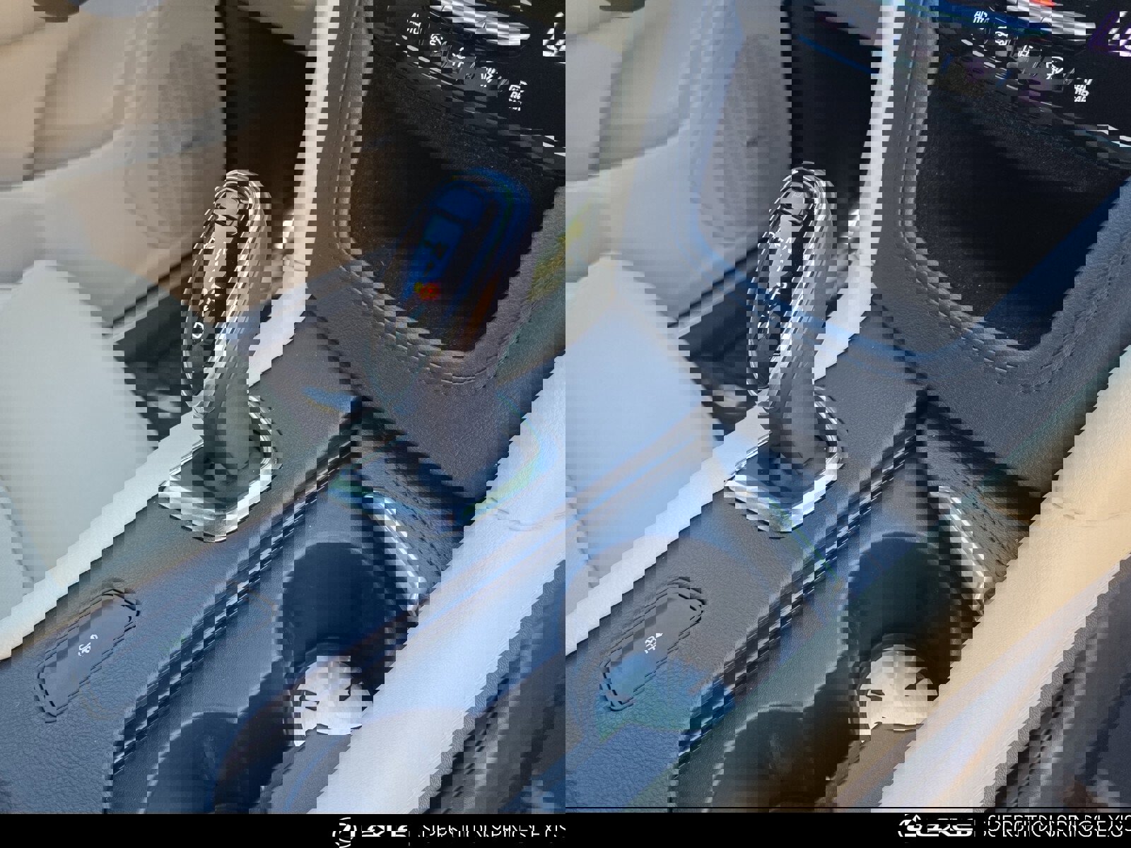 Used 2018 Cadillac XT5 Luxury w/ Driver Awareness Package image 34