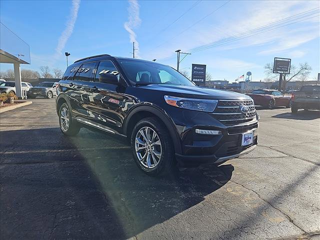 Used 2023 Ford Explorer XLT w/ Equipment Group 202A image 2
