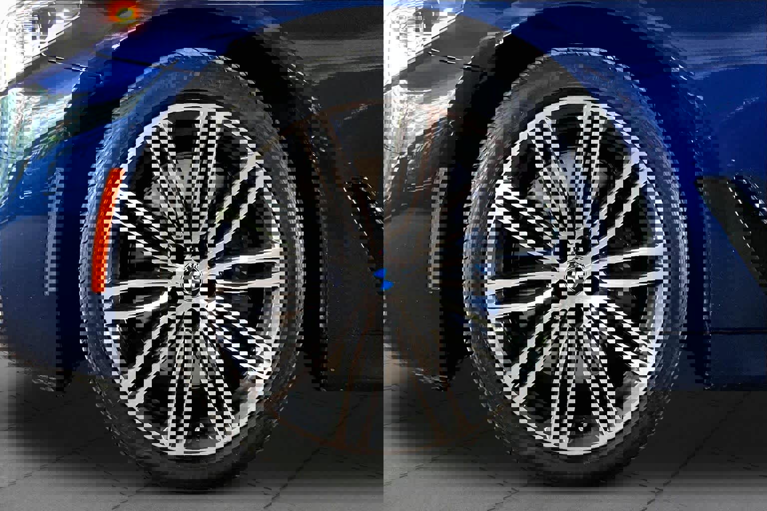 Used 2017 BMW 540i xDrive image 10