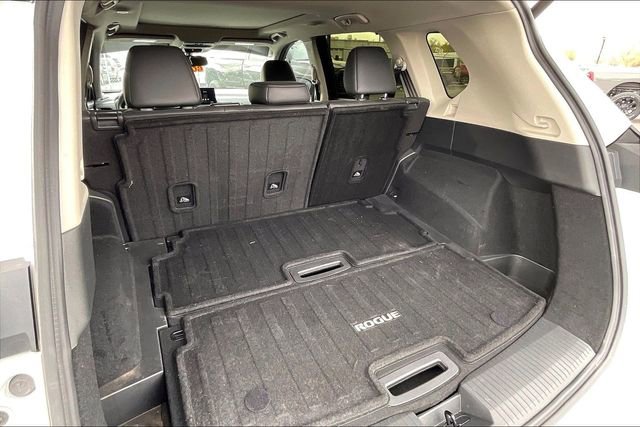 Used 2024 Nissan Rogue SL w/ SL Premium Package image 30