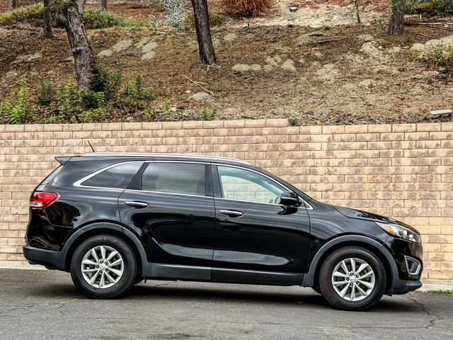 Used 2017 Kia Sorento LX image 14