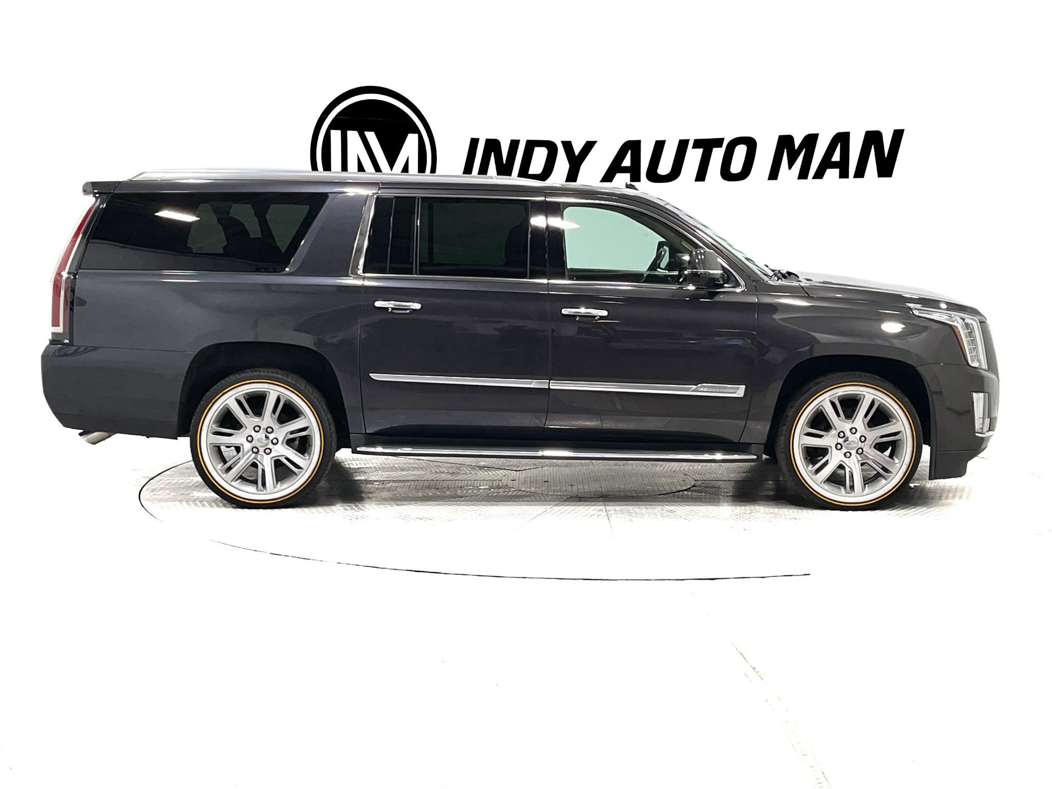 Used 2016 Cadillac Escalade ESV Luxury image 3